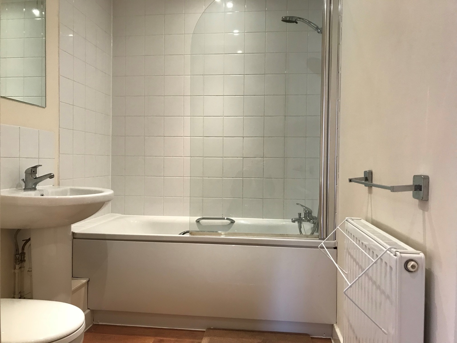 Bathroom, Flat 6 Conel Court